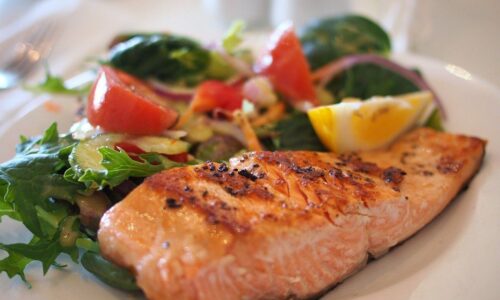 salmón a la plancha con verduras